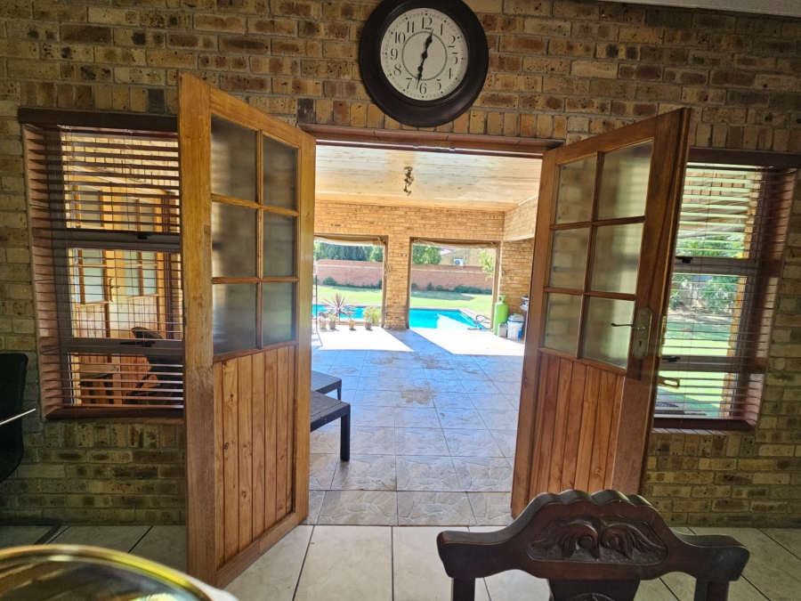 4 Bedroom Property for Sale in Jim Fouchepark Free State